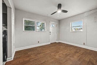 692 SW Smith St in Atlanta, GA - Building Photo - Building Photo