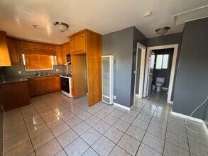 9603 Kauffman Ave, Unit Back Apartment in South Gate, CA - Building Photo - Building Photo