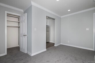 45 Fairfield Way in Commack, NY - Building Photo - Building Photo