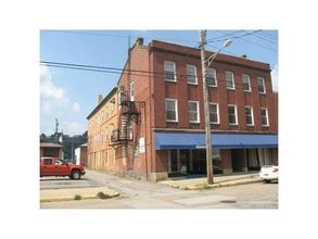 139-141 S Jefferson St in Kittanning, PA - Building Photo - Building Photo