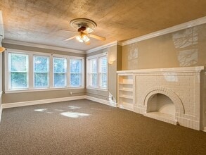 6327 N Oakley Ave, Unit 1 in Chicago, IL - Building Photo - Building Photo
