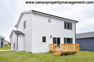 4620 NW 167th St in Urbandale, IA - Building Photo - Building Photo