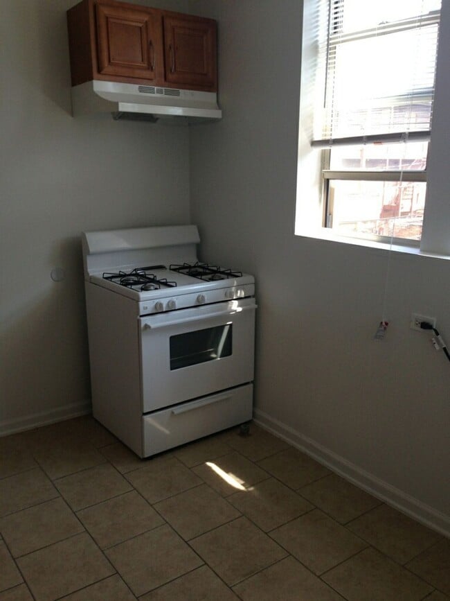 8001 S Marshfield Ave Chicago, IL 60620 in Chicago, IL - Building Photo - Building Photo