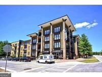 5300 Peachtree Rd, Unit 1 in Atlanta, GA - Building Photo - Building Photo