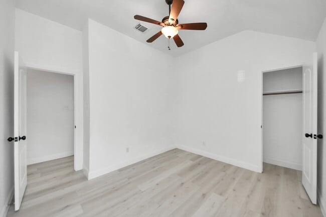 10850 White Oak Point Ct
