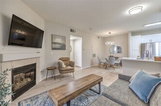 855 N Stephanie St in Henderson, NV - Building Photo - Building Photo