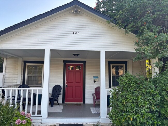 property at 421 S Clementine St