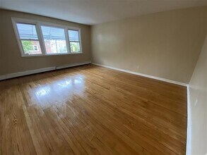 28 McAdoo Ave in Jersey City, NJ - Building Photo - Building Photo