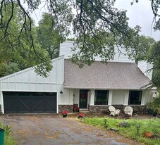 17712 Minnow Way in Penn Valley, CA - Building Photo