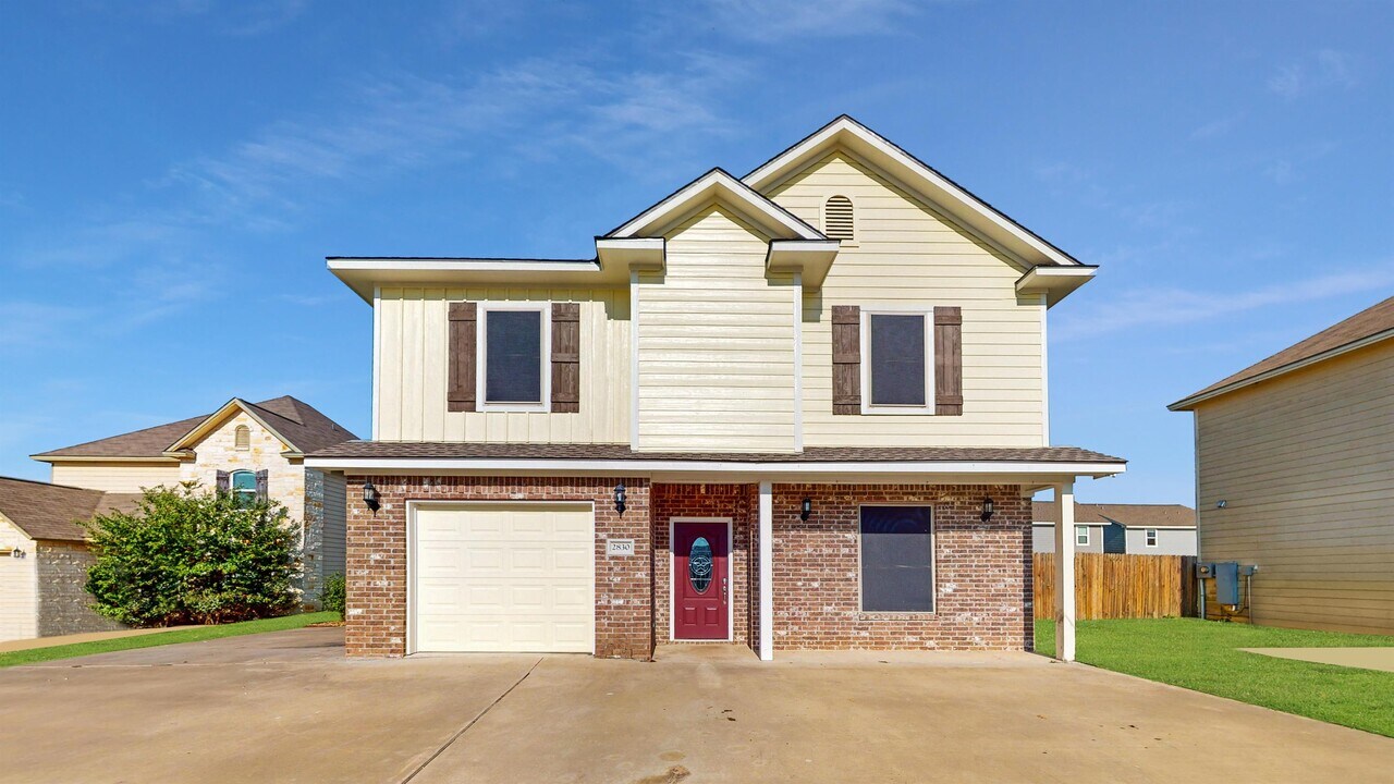 2830 Horseback Dr in College Station, TX - Building Photo