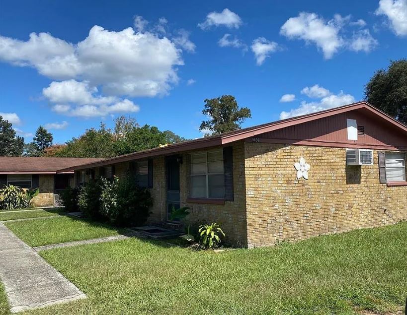 9406 Eastfield Rd in Thonotosassa, FL - Building Photo