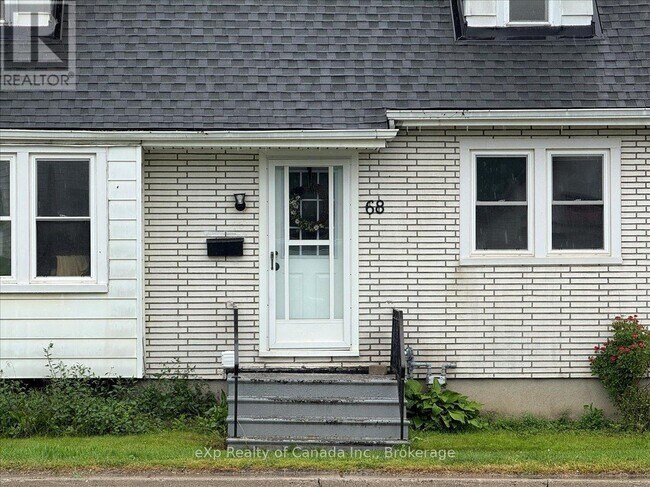 68 Cedar St in Woodstock, ON - Building Photo - Building Photo
