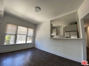 2666 Orchard Ave. in Los Angeles, CA - Building Photo - Building Photo