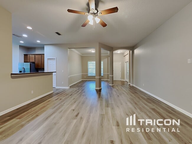 4347 Song Sparrow Dr in Middleburg, FL - Building Photo - Building Photo