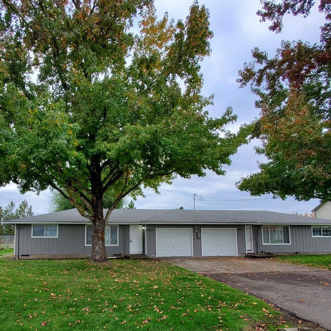 property at 4370-4380 Waverly Dr NE