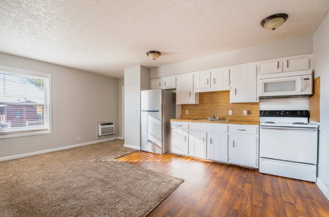 1059 Woods Ferry Rd