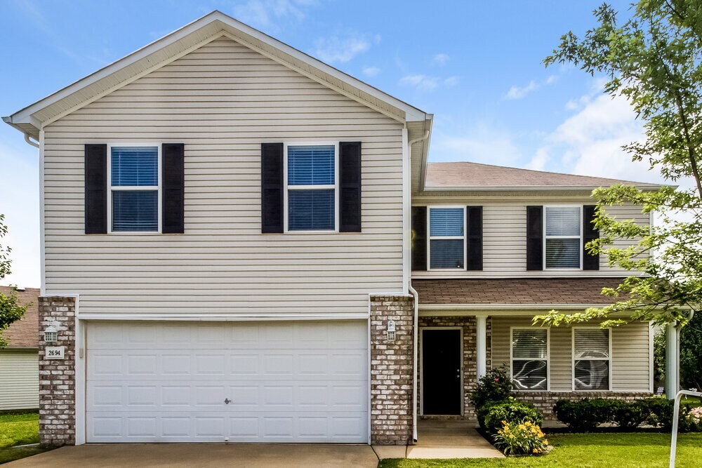 2694 Sutherland Dr in Thompson's Station, TN - Building Photo