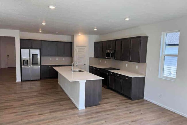 115 W Pheasant Blf Ave in Spokane, WA - Building Photo - Building Photo