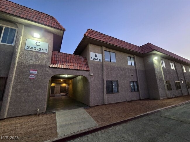 property at 4300 N Lamont St