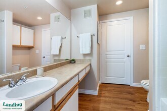 1501 Westpark View Dr, Unit 322 in Fort Worth, TX - Foto de edificio - Building Photo