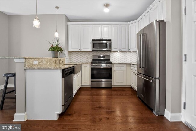 300 W Elm St in Conshohocken, PA - Building Photo - Building Photo