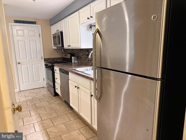95 Kenwood Dr in Sicklerville, NJ - Building Photo - Building Photo