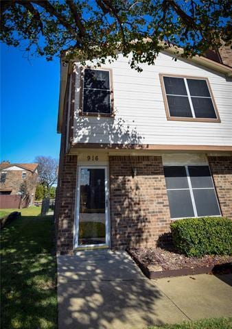 property at 916 Cedar Terrace