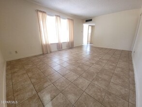 240 Ferrari Ct in El Paso, TX - Building Photo - Building Photo