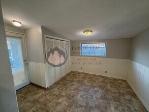 305 Bradley Dr SE in Salem, OR - Building Photo - Building Photo