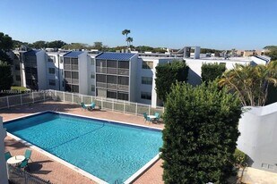 14170 SW 84th St in Miami, FL - Building Photo