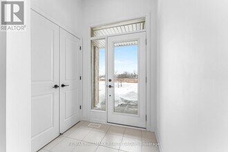 136 Ploughshare Rd in Ottawa, ON - Building Photo - Building Photo