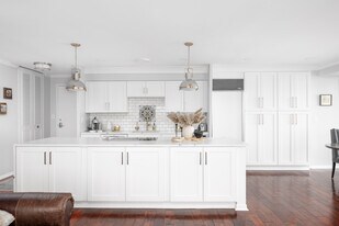 12520 Edgewater Dr in Lakewood, OH - Building Photo