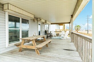 23012 Verano Dr in Galveston, TX - Foto de edificio - Building Photo