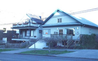 514-516 E Denny Way in Seattle, WA - Building Photo