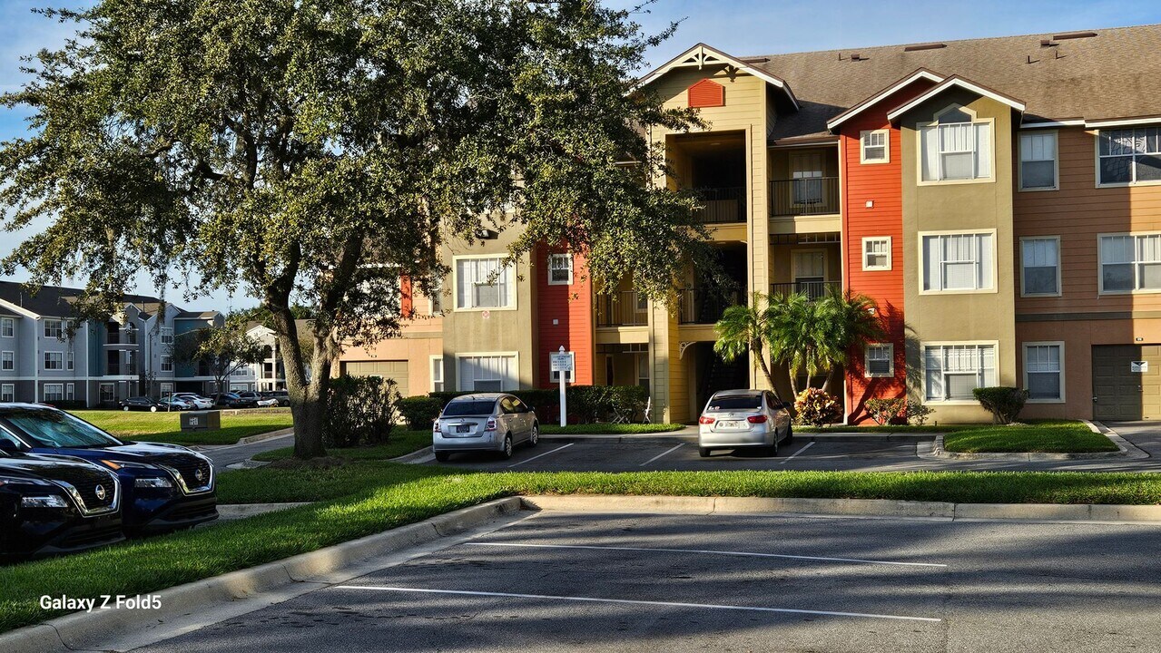 2213 Grand Cayman Ct in Kissimmee, FL - Building Photo