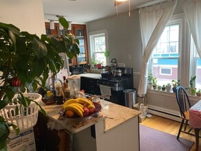 25 Forest St, Unit 25 Forest St in Providence, RI - Building Photo - Building Photo