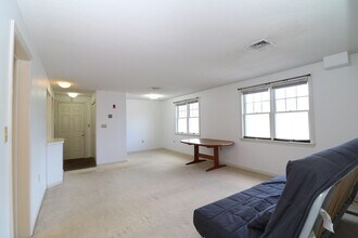 26 Webb Pl in Mansfield, MA - Building Photo - Building Photo