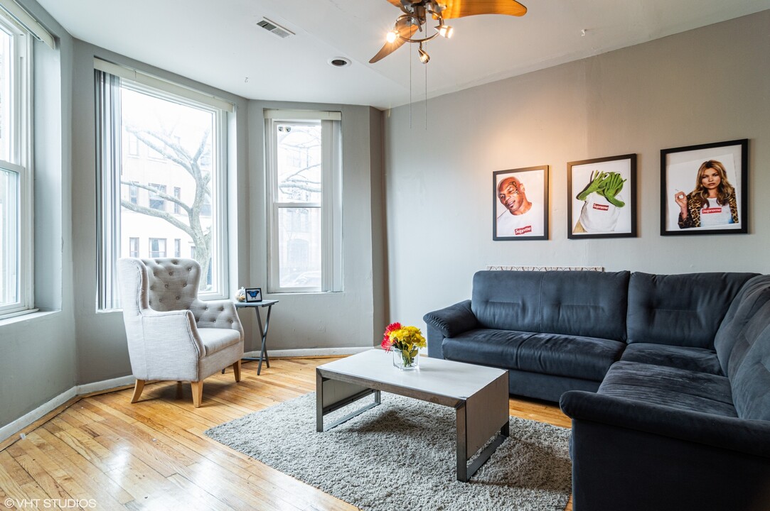3556 N Wilton Ave in Chicago, IL - Building Photo