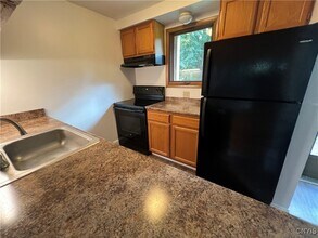 29 Hillside Ave in Oswego, NY - Building Photo - Building Photo