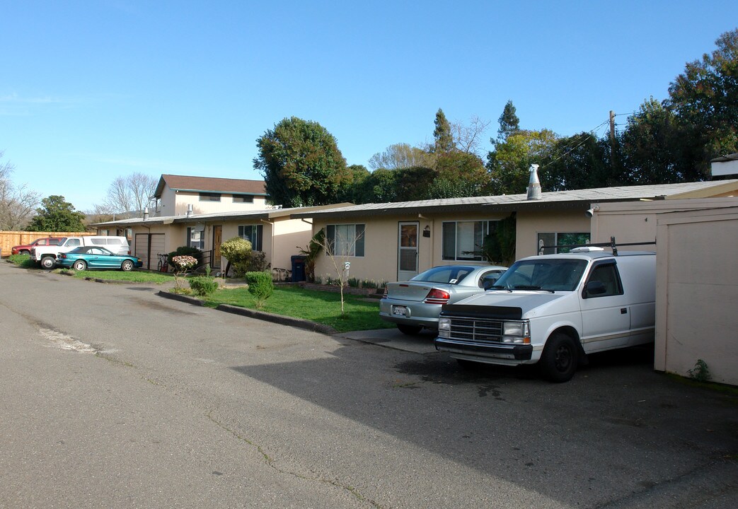 1870 West Ave in Santa Rosa, CA - Foto de edificio