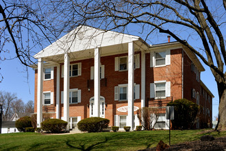 Colonial Arms in Springfield, OH - Building Photo - Building Photo