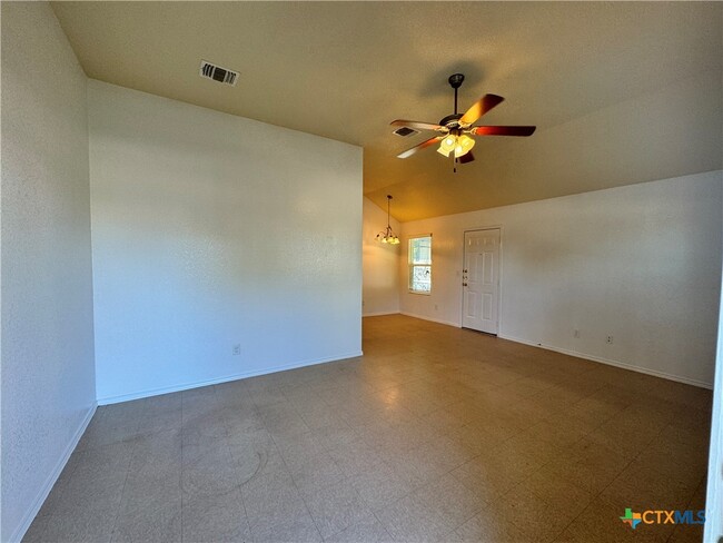 712 W Avenue I in Killeen, TX - Building Photo - Building Photo