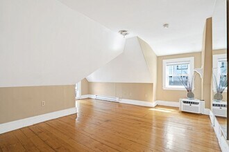 49 Elmore St, Unit 3 in Boston, MA - Foto de edificio - Building Photo