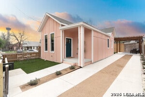 325 Montana St in San Antonio, TX - Building Photo - Building Photo