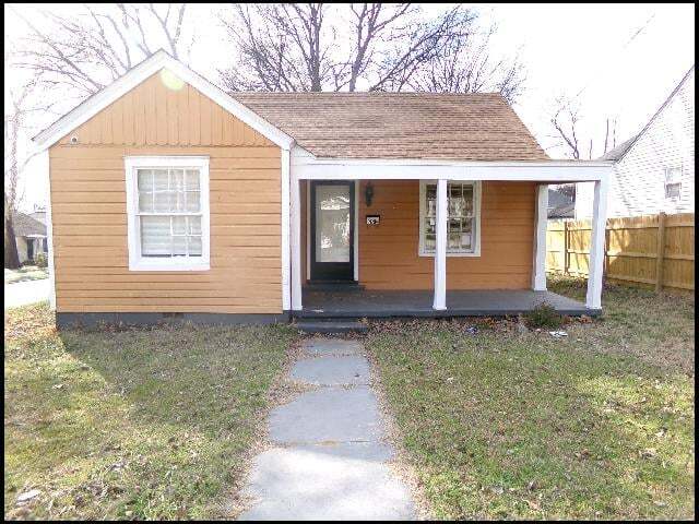 property at 920 S Elm St