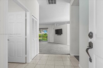 2675 SE 4th Pl in Homestead, FL - Foto de edificio - Building Photo