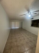 9741 Fontainebleau Blvd in Miami, FL - Building Photo - Building Photo