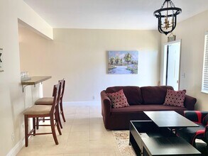 237 NE 12th St in Delray Beach, FL - Building Photo - Building Photo