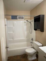 1364 Hobart Dr, Unit #A in Marysville, CA - Building Photo