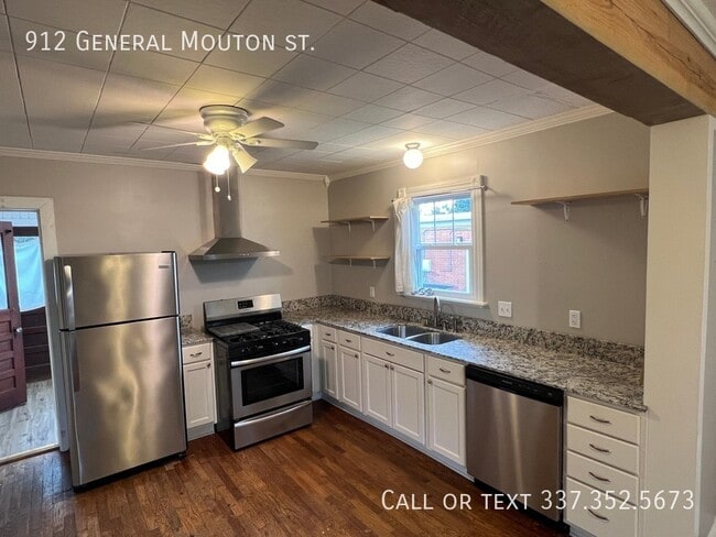912 General Mouton Ave in Lafayette, LA - Building Photo - Building Photo